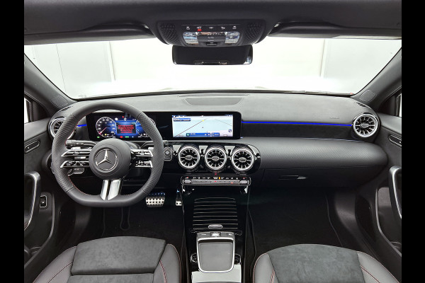 Mercedes-Benz A-Klasse 250 e Business Solution AMG | Nightpakket | Advanced sound system | Dodehoekassistent | Panoramaschuifdak | Smartphone-integratie | MULTIBEAM LED | KEYLESS GO |