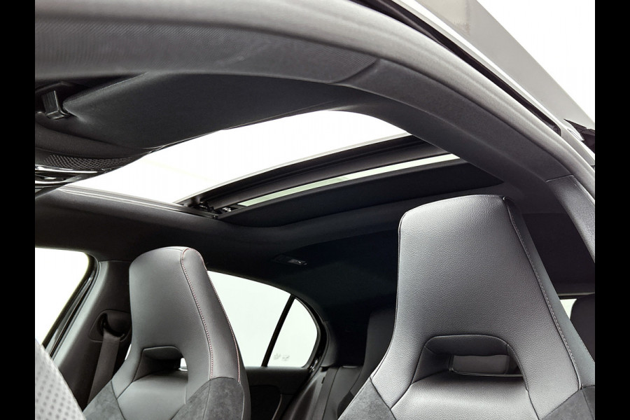 Mercedes-Benz A-Klasse 250 e Business Solution AMG | Nightpakket | Advanced sound system | Dodehoekassistent | Panoramaschuifdak | Smartphone-integratie | MULTIBEAM LED | KEYLESS GO |