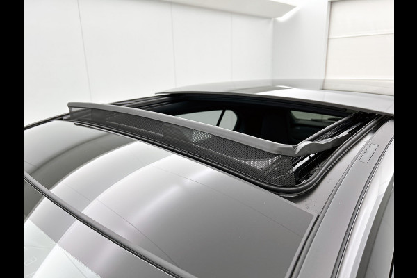 Mercedes-Benz A-Klasse 250 e Business Solution AMG | Nightpakket | Advanced sound system | Dodehoekassistent | Panoramaschuifdak | Smartphone-integratie | MULTIBEAM LED | KEYLESS GO |