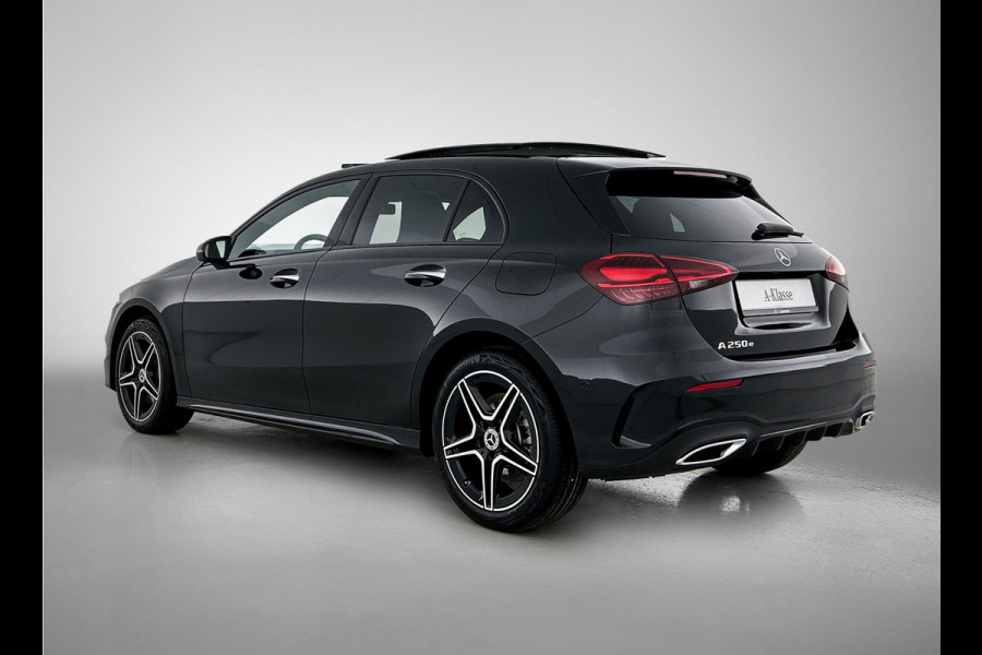 Mercedes-Benz A-Klasse 250 e Business Solution AMG | Nightpakket | Advanced sound system | Dodehoekassistent | Panoramaschuifdak | Smartphone-integratie | MULTIBEAM LED | KEYLESS GO |