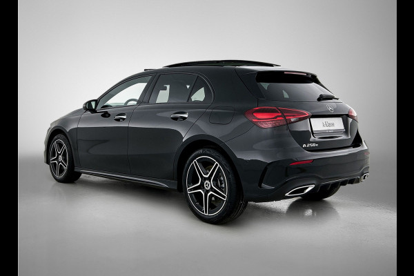 Mercedes-Benz A-Klasse 250 e Business Solution AMG | Nightpakket | Advanced sound system | Dodehoekassistent | Panoramaschuifdak | Smartphone-integratie | MULTIBEAM LED | KEYLESS GO |