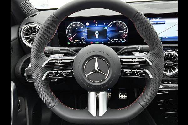 Mercedes-Benz A-Klasse 250 e Business Solution AMG | Nightpakket | Advanced sound system | Dodehoekassistent | Panoramaschuifdak | Smartphone-integratie | MULTIBEAM LED | KEYLESS GO |