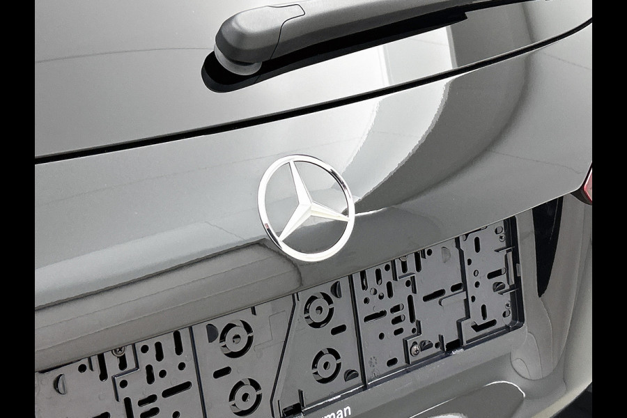 Mercedes-Benz A-Klasse 250 e Business Solution AMG | Nightpakket | Advanced sound system | Dodehoekassistent | Panoramaschuifdak | Smartphone-integratie | MULTIBEAM LED | KEYLESS GO |