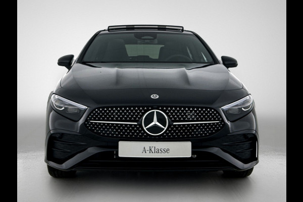 Mercedes-Benz A-Klasse 250 e Business Solution AMG | Nightpakket | Advanced sound system | Dodehoekassistent | Panoramaschuifdak | Smartphone-integratie | MULTIBEAM LED | KEYLESS GO |
