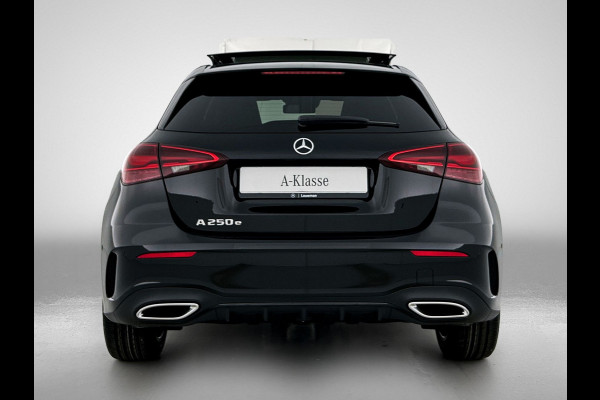 Mercedes-Benz A-Klasse 250 e Business Solution AMG | Nightpakket | Advanced sound system | Dodehoekassistent | Panoramaschuifdak | Smartphone-integratie | MULTIBEAM LED | KEYLESS GO |