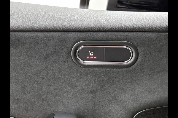 Mercedes-Benz A-Klasse 250 e Business Solution AMG | Nightpakket | Advanced sound system | Dodehoekassistent | Panoramaschuifdak | Smartphone-integratie | MULTIBEAM LED | KEYLESS GO |