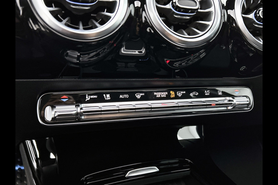 Mercedes-Benz A-Klasse 250 e Business Solution AMG | Nightpakket | Advanced sound system | Dodehoekassistent | Panoramaschuifdak | Smartphone-integratie | MULTIBEAM LED | KEYLESS GO |