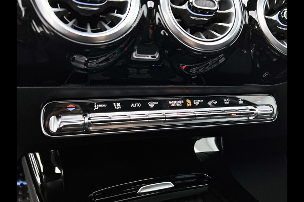 Mercedes-Benz A-Klasse 250 e Business Solution AMG | Nightpakket | Advanced sound system | Dodehoekassistent | Panoramaschuifdak | Smartphone-integratie | MULTIBEAM LED | KEYLESS GO |