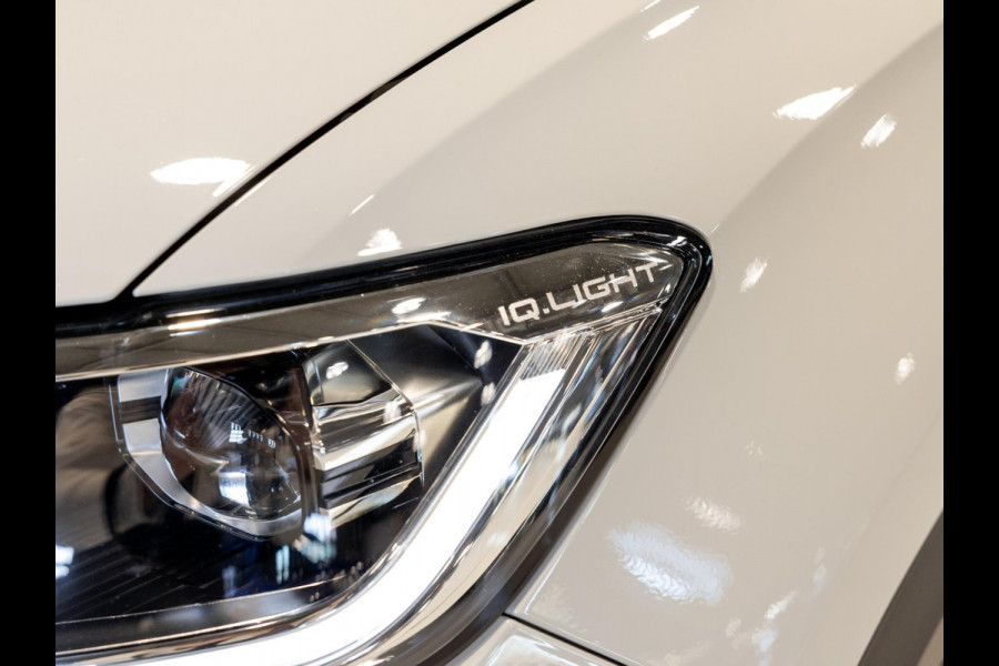 Volkswagen T-Roc 1.5 TSI R-Line Edition / 150pk / Stoel en stuur verwarming / Achteruitrij camera / Keyless /