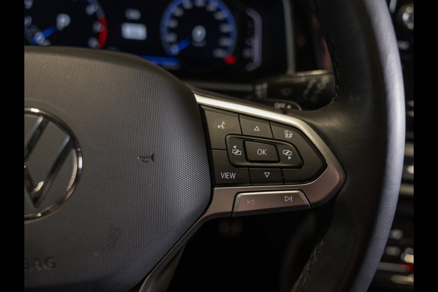 Volkswagen T-Roc 1.5 TSI R-Line Edition / 150pk / Stoel en stuur verwarming / Achteruitrij camera / Keyless /