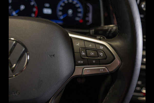 Volkswagen T-Roc 1.5 TSI R-Line Edition / 150pk / Stoel en stuur verwarming / Achteruitrij camera / Keyless /