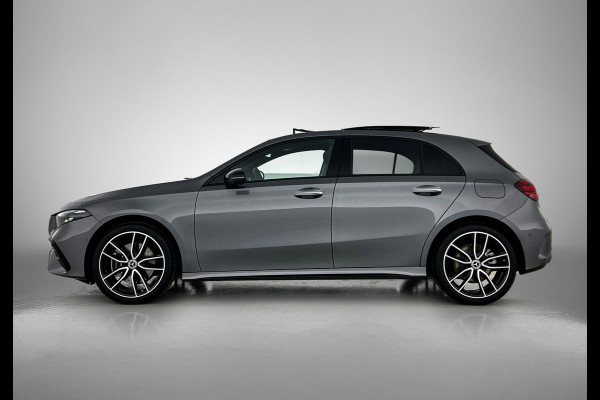 Mercedes-Benz A-Klasse 250 e Business Solution AMG | AMG Line Plus pakket | Smartphone-integratie | Head-up display | Panoramaschuifdak | Augmented Reality navigatie | Multibeam LED | 360°-camera | 19 inch AMG veglen |