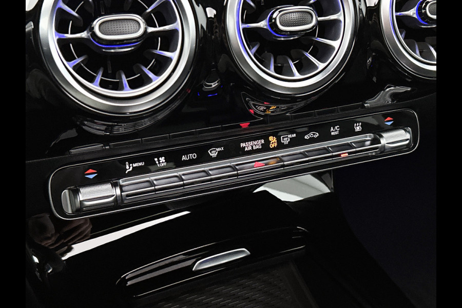 Mercedes-Benz A-Klasse 250 e Business Solution AMG | AMG Line Plus pakket | Smartphone-integratie | Head-up display | Panoramaschuifdak | Augmented Reality navigatie | Multibeam LED | 360°-camera | 19 inch AMG veglen |