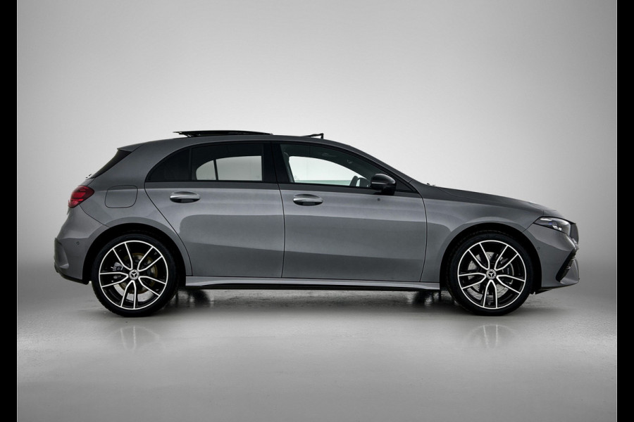 Mercedes-Benz A-Klasse 250 e Business Solution AMG | AMG Line Plus pakket | Smartphone-integratie | Head-up display | Panoramaschuifdak | Augmented Reality navigatie | Multibeam LED | 360°-camera | 19 inch AMG veglen |