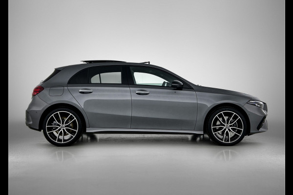 Mercedes-Benz A-Klasse 250 e Business Solution AMG | AMG Line Plus pakket | Smartphone-integratie | Head-up display | Panoramaschuifdak | Augmented Reality navigatie | Multibeam LED | 360°-camera | 19 inch AMG veglen |