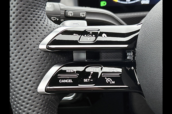 Mercedes-Benz A-Klasse 250 e Business Solution AMG | AMG Line Plus pakket | Smartphone-integratie | Head-up display | Panoramaschuifdak | Augmented Reality navigatie | Multibeam LED | 360°-camera | 19 inch AMG veglen |