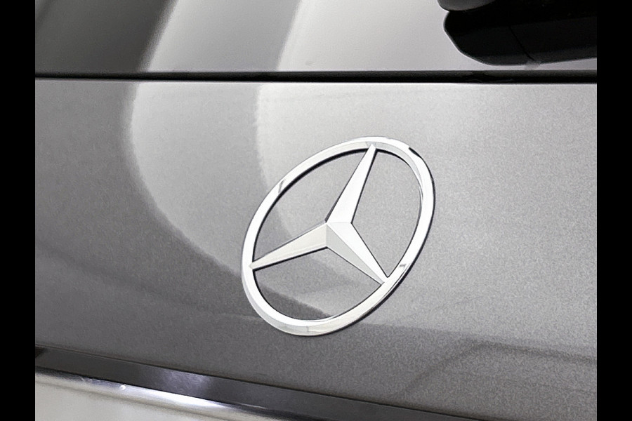 Mercedes-Benz A-Klasse 250 e Business Solution AMG | AMG Line Plus pakket | Smartphone-integratie | Head-up display | Panoramaschuifdak | Augmented Reality navigatie | Multibeam LED | 360°-camera | 19 inch AMG veglen |