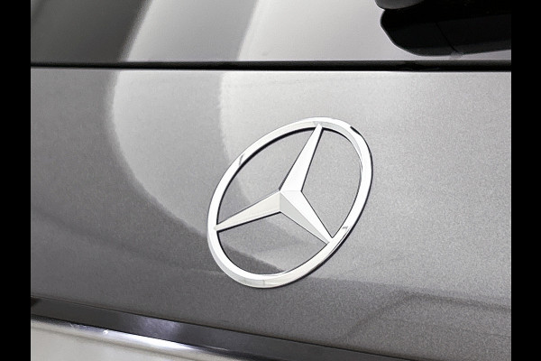 Mercedes-Benz A-Klasse 250 e Business Solution AMG | AMG Line Plus pakket | Smartphone-integratie | Head-up display | Panoramaschuifdak | Augmented Reality navigatie | Multibeam LED | 360°-camera | 19 inch AMG veglen |