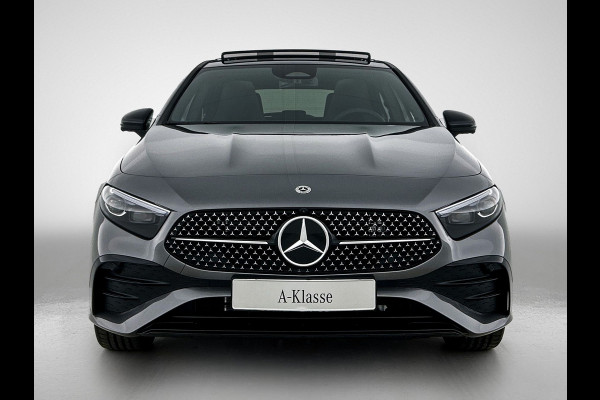 Mercedes-Benz A-Klasse 250 e Business Solution AMG | AMG Line Plus pakket | Smartphone-integratie | Head-up display | Panoramaschuifdak | Augmented Reality navigatie | Multibeam LED | 360°-camera | 19 inch AMG veglen |