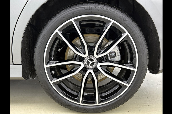 Mercedes-Benz A-Klasse 250 e Business Solution AMG | AMG Line Plus pakket | Smartphone-integratie | Head-up display | Panoramaschuifdak | Augmented Reality navigatie | Multibeam LED | 360°-camera | 19 inch AMG veglen |