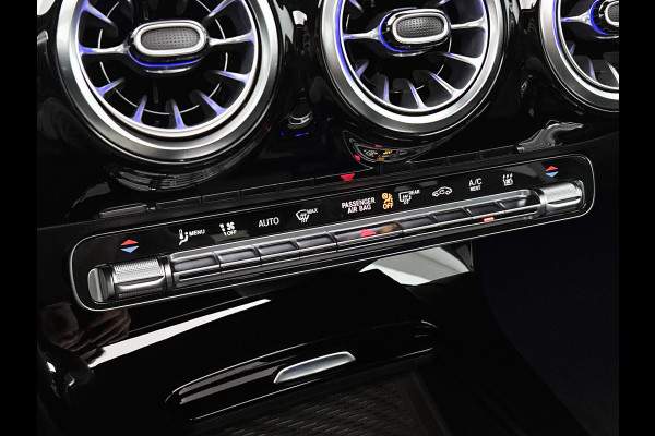 Mercedes-Benz A-Klasse 250 e Business Solution AMG | AMG Line Plus pakket | Smartphone-integratie | Head-up display | Panoramaschuifdak | Augmented Reality navigatie | Multibeam LED | 360°-camera | 19 inch AMG veglen |