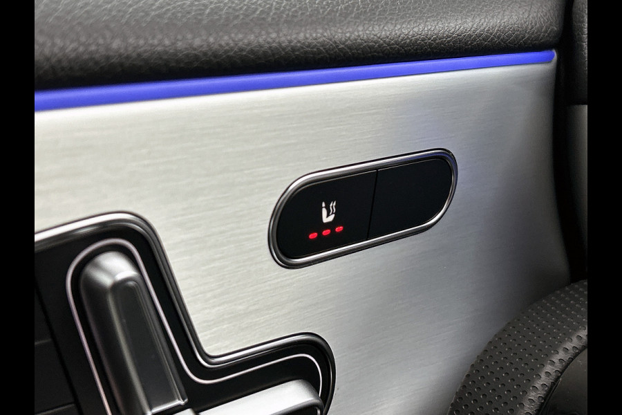 Mercedes-Benz A-Klasse 250 e Business Solution AMG | AMG Line Plus pakket | Smartphone-integratie | Head-up display | Panoramaschuifdak | Augmented Reality navigatie | Multibeam LED | 360°-camera | 19 inch AMG veglen |