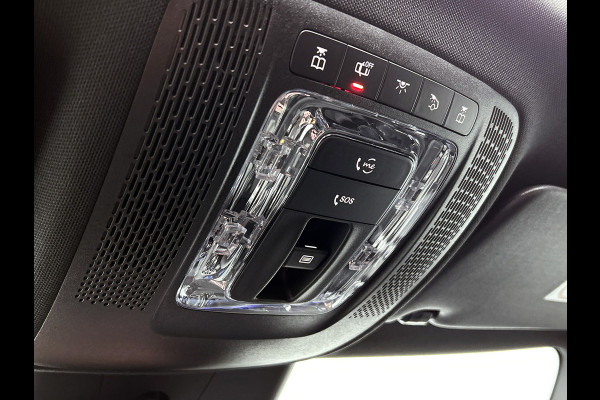Mercedes-Benz A-Klasse 250 e Business Solution AMG | AMG Line Plus pakket | Smartphone-integratie | Head-up display | Panoramaschuifdak | Augmented Reality navigatie | Multibeam LED | 360°-camera | 19 inch AMG veglen |