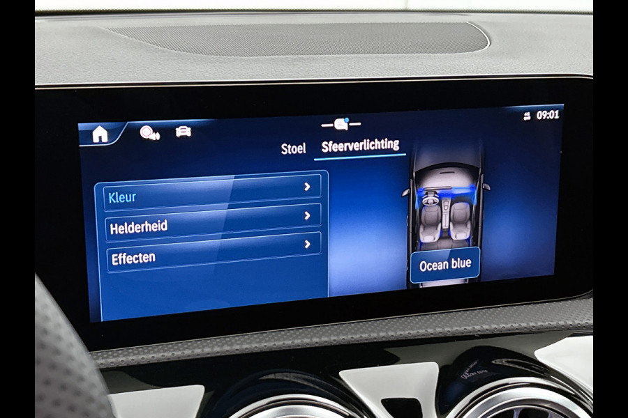 Mercedes-Benz A-Klasse 250 e Business Solution AMG | AMG Line Plus pakket | Smartphone-integratie | Head-up display | Panoramaschuifdak | Augmented Reality navigatie | Multibeam LED | 360°-camera | 19 inch AMG veglen |