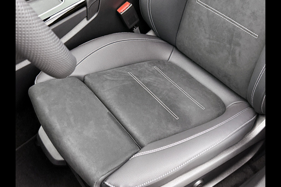 Mercedes-Benz A-Klasse 250 e Business Solution AMG | AMG Line Plus pakket | Smartphone-integratie | Head-up display | Panoramaschuifdak | Augmented Reality navigatie | Multibeam LED | 360°-camera | 19 inch AMG veglen |