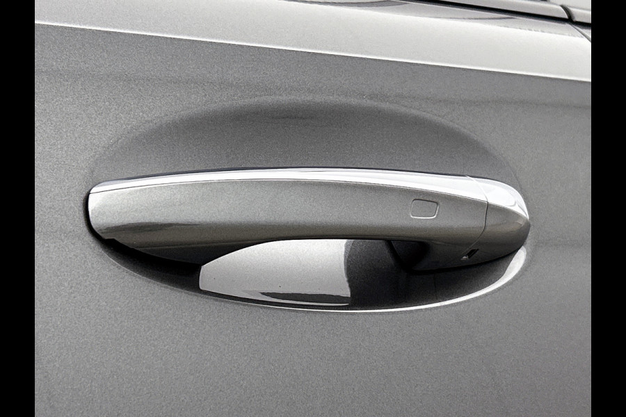 Mercedes-Benz A-Klasse 250 e Business Solution AMG | AMG Line Plus pakket | Smartphone-integratie | Head-up display | Panoramaschuifdak | Augmented Reality navigatie | Multibeam LED | 360°-camera | 19 inch AMG veglen |