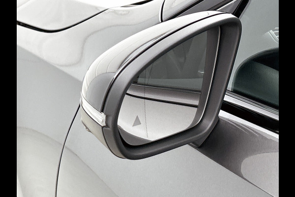 Mercedes-Benz A-Klasse 250 e Business Solution AMG | AMG Line Plus pakket | Smartphone-integratie | Head-up display | Panoramaschuifdak | Augmented Reality navigatie | Multibeam LED | 360°-camera | 19 inch AMG veglen |