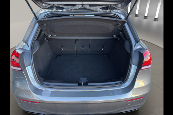 Mercedes-Benz A-Klasse 180 Business Solution AMG | 360 Camera | Head-up | Panoramadak | Navi | Sfeerverl | 19"| Trekh.Wegklap |