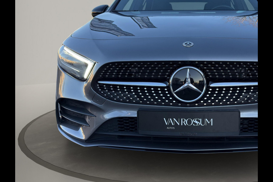 Mercedes-Benz A-Klasse 180 Business Solution AMG | 360 Camera | Head-up | Panoramadak | Navi | Sfeerverl | 19"| Trekh.Wegklap |