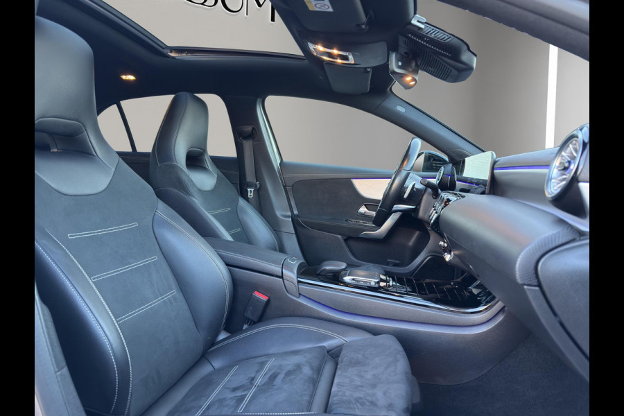 Mercedes-Benz A-Klasse 180 Business Solution AMG | 360 Camera | Head-up | Panoramadak | Navi | Sfeerverl | 19"| Trekh.Wegklap |