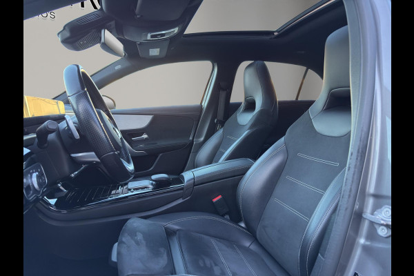 Mercedes-Benz A-Klasse 180 Business Solution AMG | 360 Camera | Head-up | Panoramadak | Navi | Sfeerverl | 19"| Trekh.Wegklap |