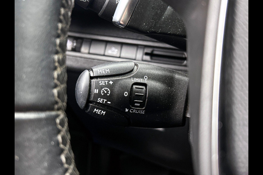 Peugeot 3008 1.2 PureTech Première PANO | TREKHAAK | CARPLAY & NAVI