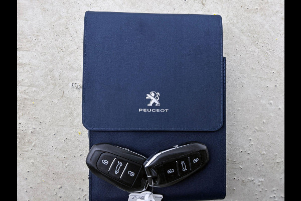 Peugeot 3008 1.2 PureTech Première PANO | TREKHAAK | CARPLAY & NAVI