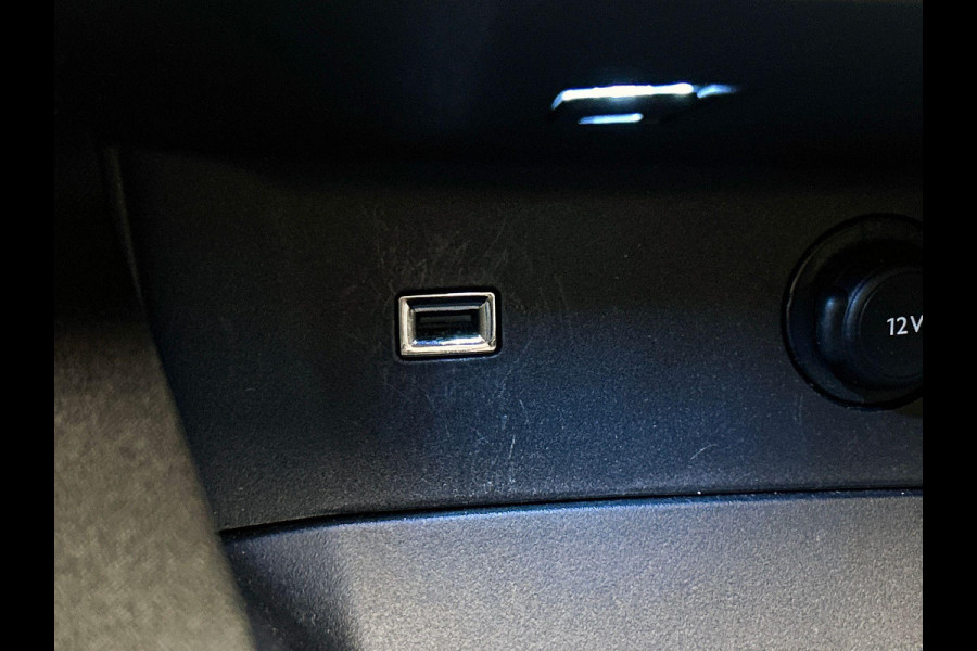 Peugeot 3008 1.2 PureTech Première PANO | TREKHAAK | CARPLAY & NAVI