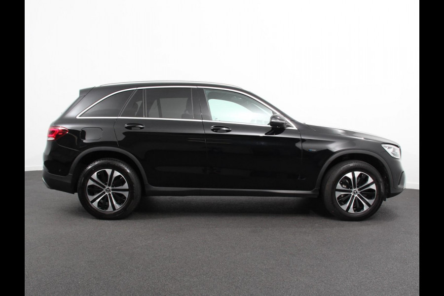 Mercedes-Benz GLC 300e 4MATIC PHEV Exclusive Navigatie Climate Control Leder(look) Camera Trekhaak Adaptive Cruise Control Dab