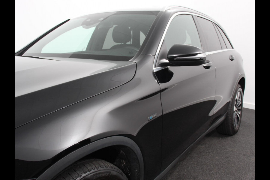 Mercedes-Benz GLC 300e 4MATIC PHEV Exclusive Navigatie Climate Control Leder(look) Camera Trekhaak Adaptive Cruise Control Dab