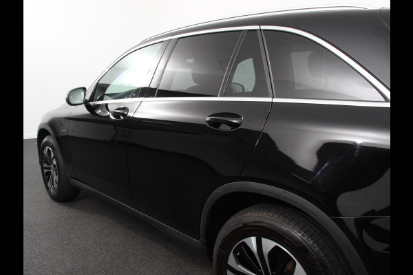 Mercedes-Benz GLC 300e 4MATIC PHEV Exclusive Navigatie Climate Control Leder(look) Camera Trekhaak Adaptive Cruise Control Dab