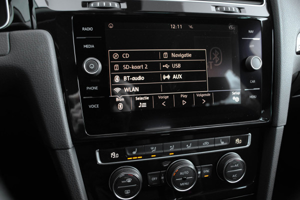 Volkswagen Golf 1.4 TSI Highline Business R-line / Virtual cockpit/ Navigatie/ 19 inch