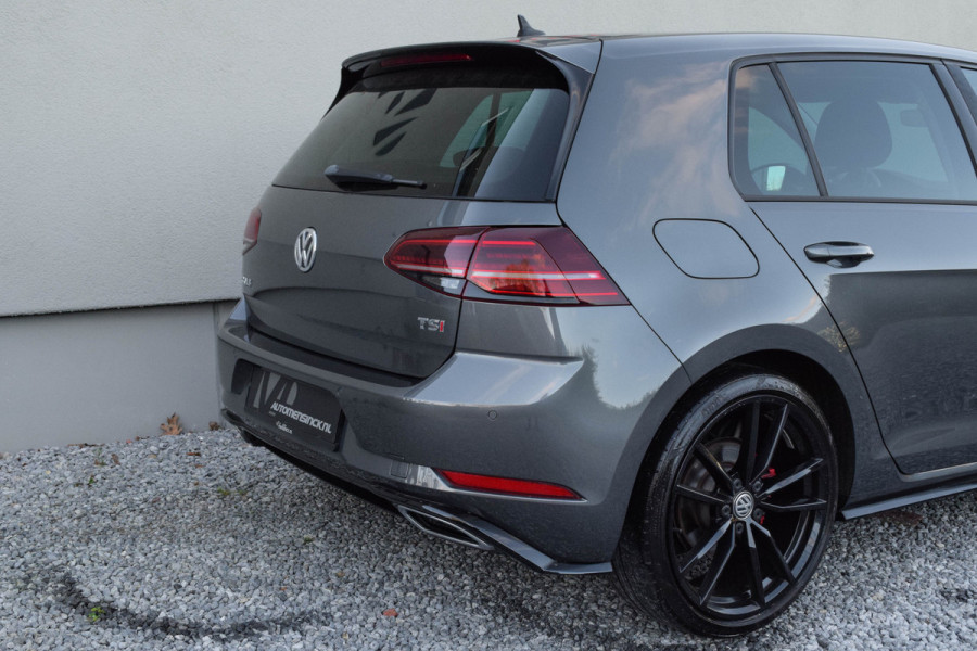 Volkswagen Golf 1.4 TSI Highline Business R-line / Virtual cockpit/ Navigatie/ 19 inch