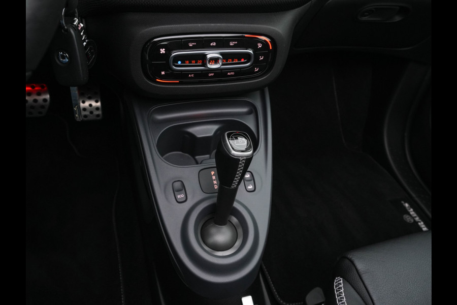 Smart Fortwo cabrio EQ BRABUS Style 18 kWh [ 3-Fase ] *LEATHER | HEATED-SPORTSEATS | NAVI-FULLMAP | CAMERA | DAB+ | AIRCO | PDC | CRUISE | 16''ALU*