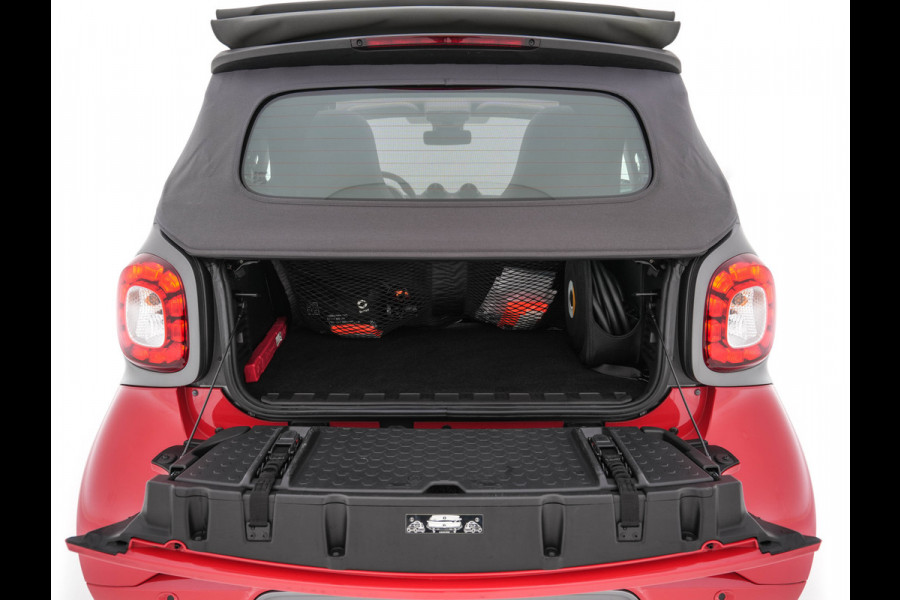 Smart Fortwo cabrio EQ BRABUS Style 18 kWh [ 3-Fase ] *LEATHER | HEATED-SPORTSEATS | NAVI-FULLMAP | CAMERA | DAB+ | AIRCO | PDC | CRUISE | 16''ALU*