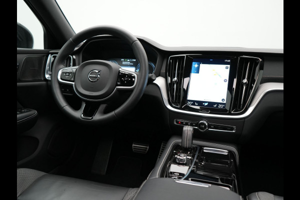 Volvo V60 T6 Recharge AWD R-Design LONG RANGE Plug In Hybrid Dealer O.H. PHEV | Panodak | Lederen Sportstoelen Memory | Harman Kardon | Apple Carplay | Navigatie | Camera | L.M. 19" | DAB | Virtual |