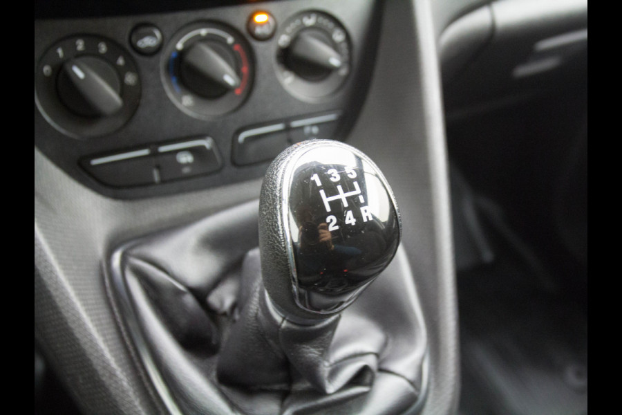 Ford Transit Connect 1.5TDCI 100PK/250Nm Euro 6 Airco Trekhaak Bluetooth Pdc Trend Betonplex vloer Wandbetimmering Schuifdeur 1.300kg trekgewicht !! Origineel Nederlandse Auto