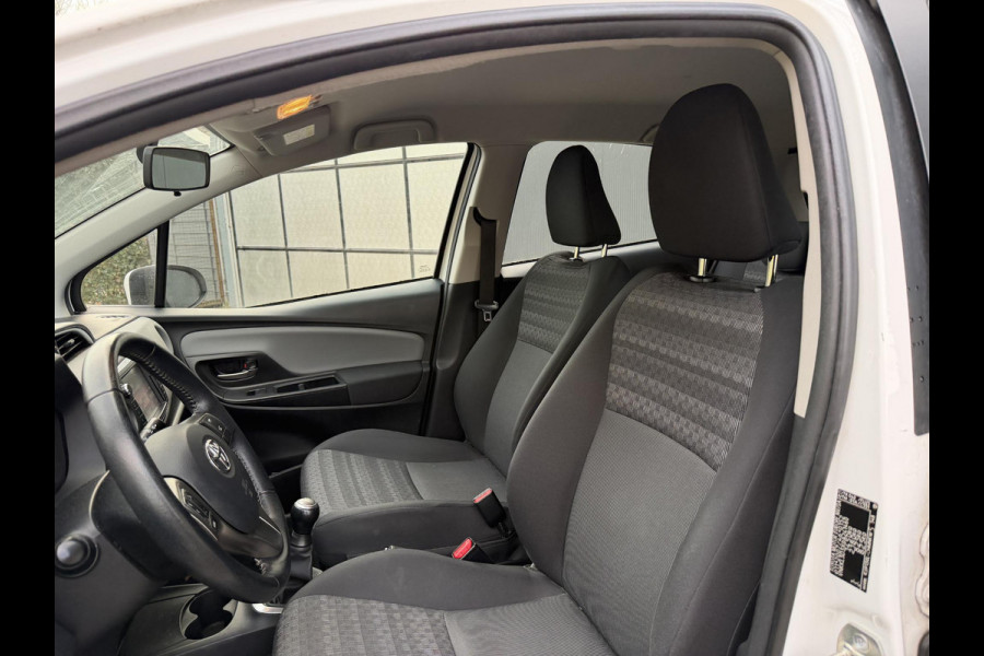 Toyota Yaris 1.0 VVT-i Aspiration | Achteruitrijcamera | Bluetooth telefoonvoorbereiding |