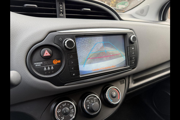 Toyota Yaris 1.0 VVT-i Aspiration | Achteruitrijcamera | Bluetooth telefoonvoorbereiding |