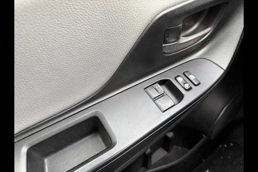 Toyota Yaris 1.0 VVT-i Aspiration | Achteruitrijcamera | Bluetooth telefoonvoorbereiding |